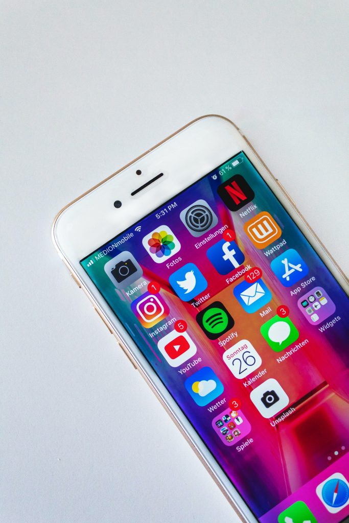avoid social media to reduce stress